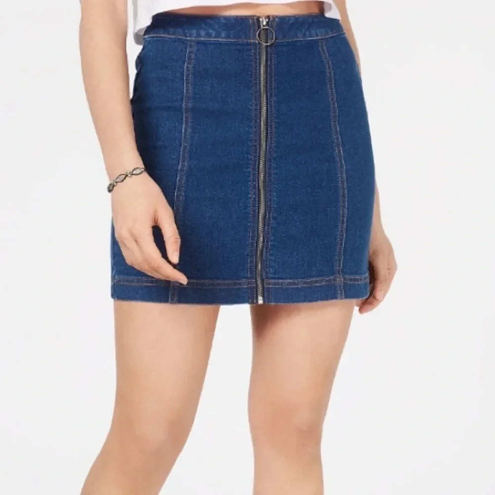 Tinseltown Macy’s Zipper Front Closure Denim‎ Skirt Size 3